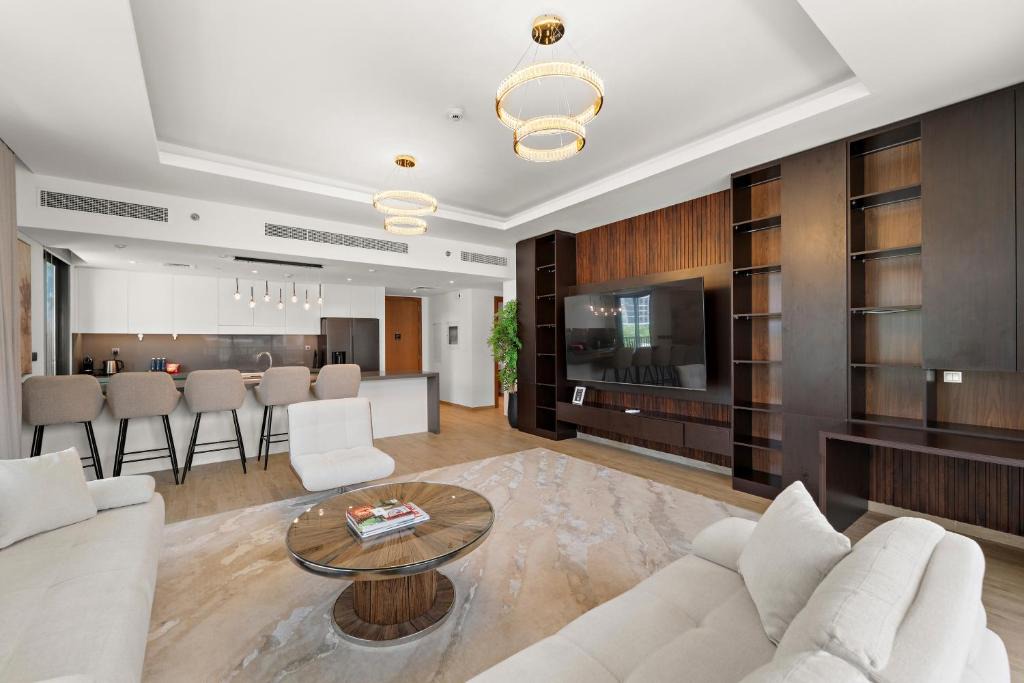 Al Wasl Apartment | 3BR Central Park, Prime Dubai Location
