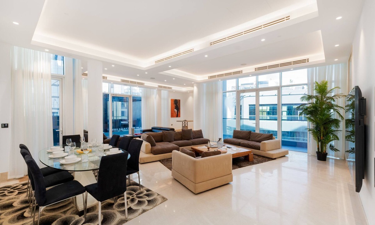Palm Jumeirah Apartment | 4BR Palm Penthouse: Private Pool & Beach Access