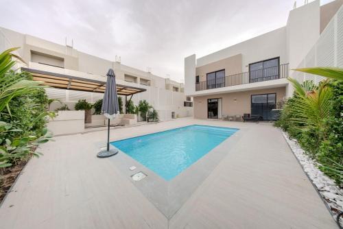Sharjah Villa | 5BR Private Pool Villa in Sharjah - BBQ Area - Nasma