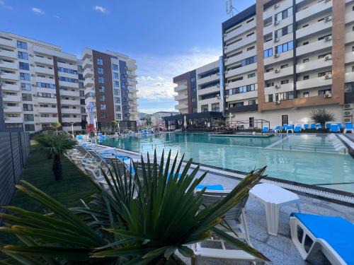 Popesti-Leordeni Apartment | 85th Pool View Studio
