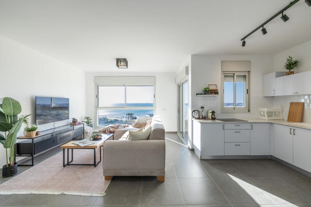 Acre Apartment | Akko's lookout – Old City & Sea View, Floor 9 (12)