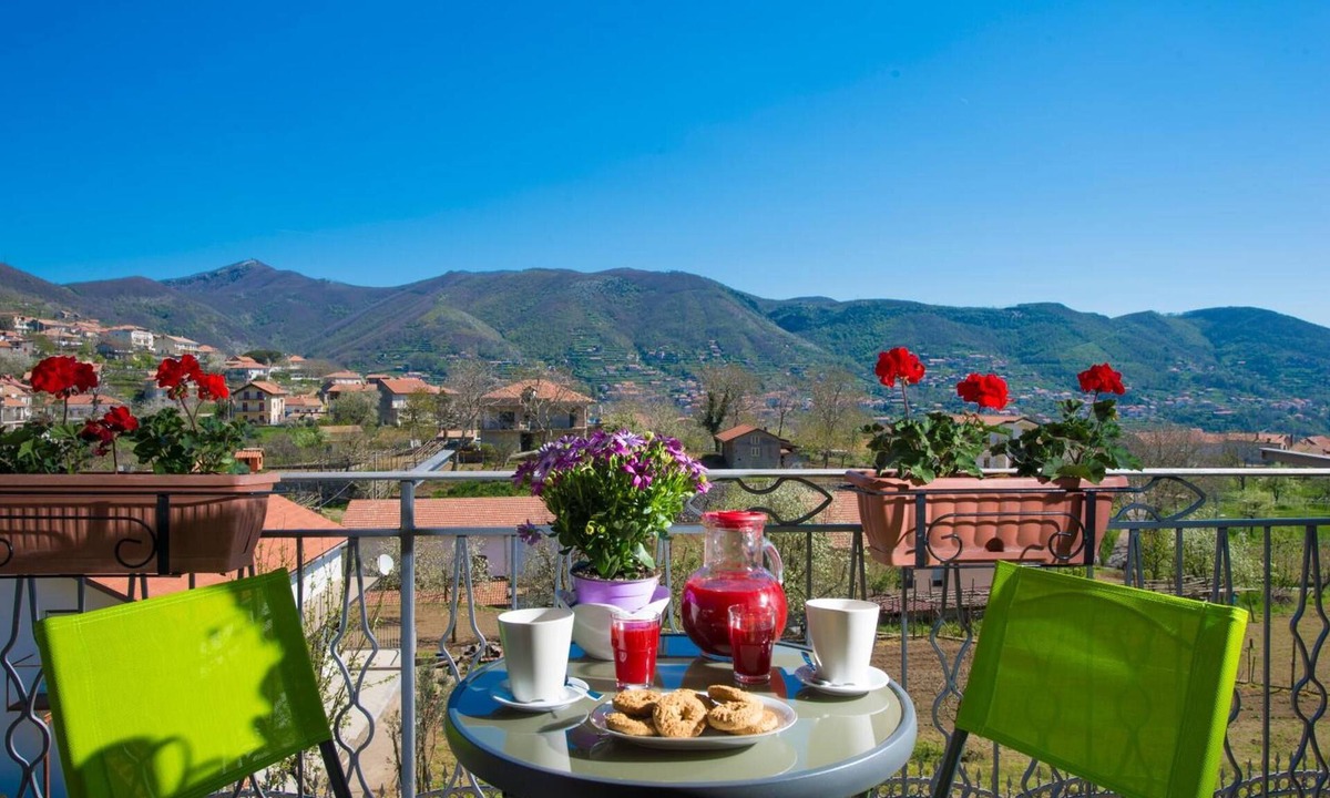 Bomerano Apartment | Apartment 'Casa Loreto Agerola' with Mountain View, Wi-Fi and Air Conditioning