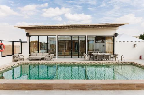 Al Madam Hotel | Aristo Desert