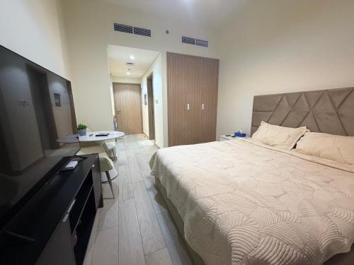 Nad Al Sheba Apartment | Azizi Riviera