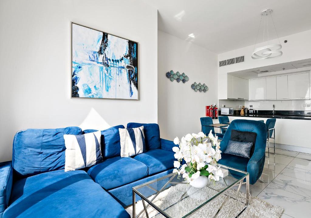 Business Bay Apartment | Beautiful Chic 1 Bedroom in Business Bay - Amna Tower