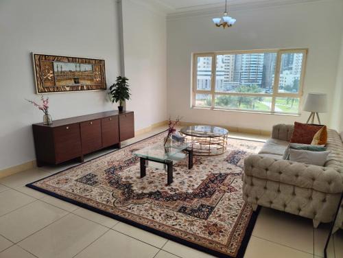 Al Majaz Apartment | Beautiful Levish 3-Bedroom Family Apartment with Garden View