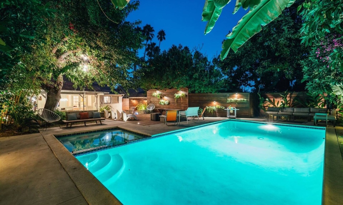 Hollywood House | Beauty, Charm and Luxury :)