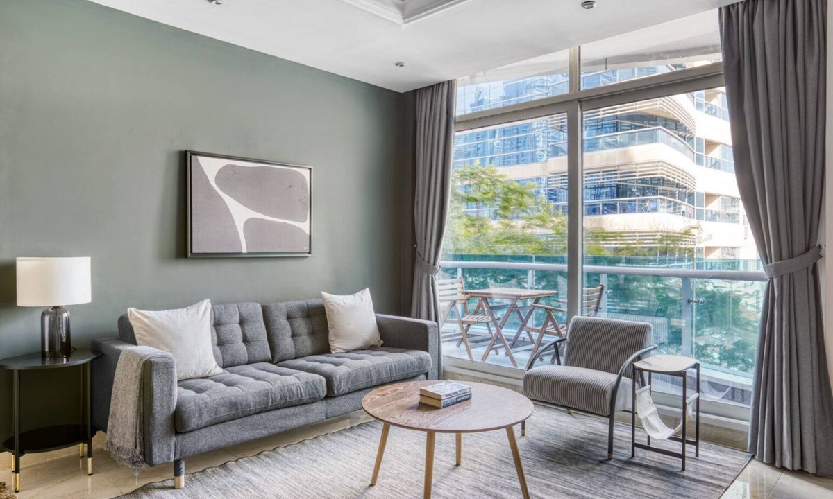 Dubai Marina Apartment | Blueground | Dubai Marina, pool, nr Marina