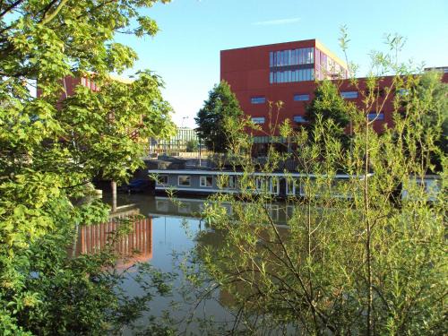 Amsterdam East Bed & Breakfast | Boathotel