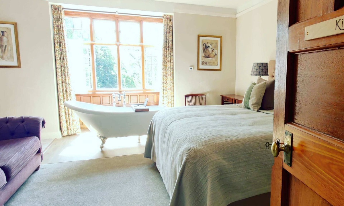 Bossington Bed & Breakfast | Bossington Hall