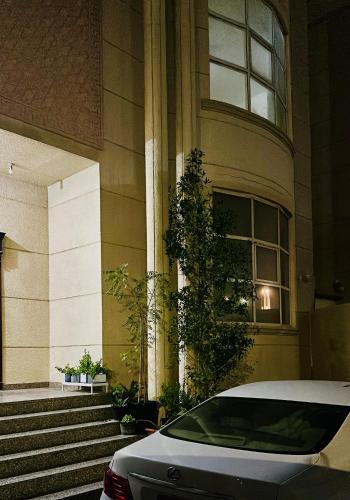 Al Maqta Apartment | Boutique-Style Boho Studio near Yas & Downtown