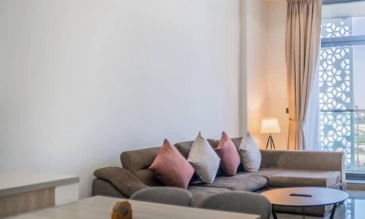 Dubai Apartment | Bright 2BR + Pool & Gym, Minutes to Expo City