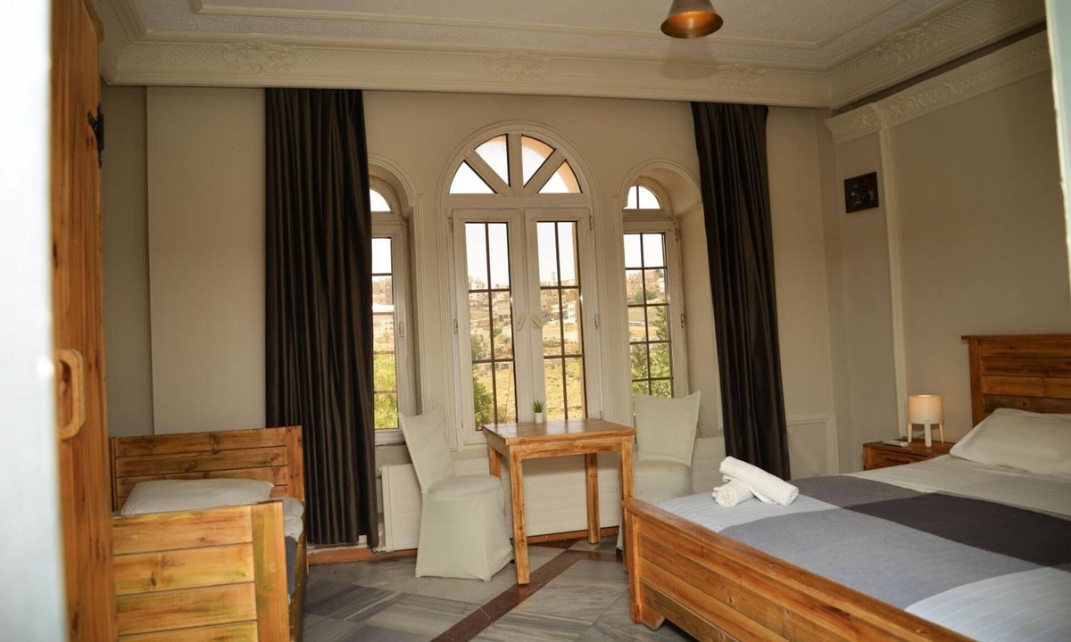 Al-Karak Hotel | Cairwan Hotel