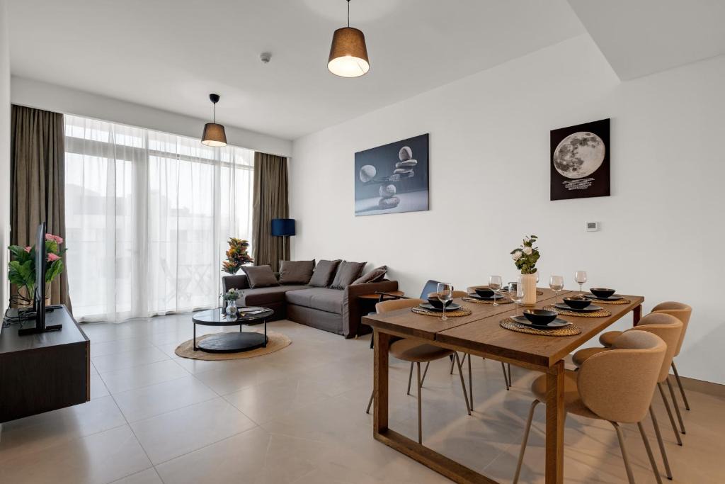 Al Safa Apartment | CanalFront - Central Location up to 7 Guests