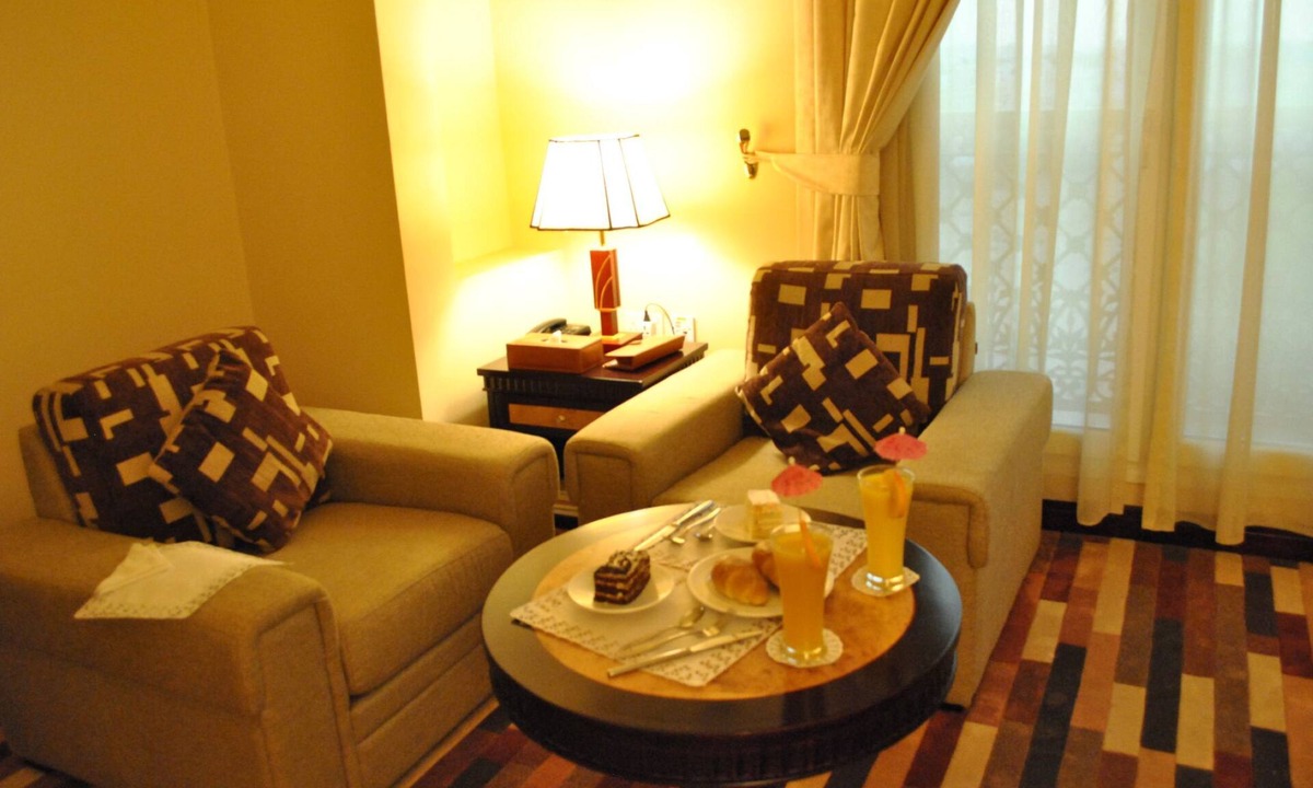 Al Ghubrah Ash Shamaliyyah Hotel | Capital O 155 Dmas Hotel