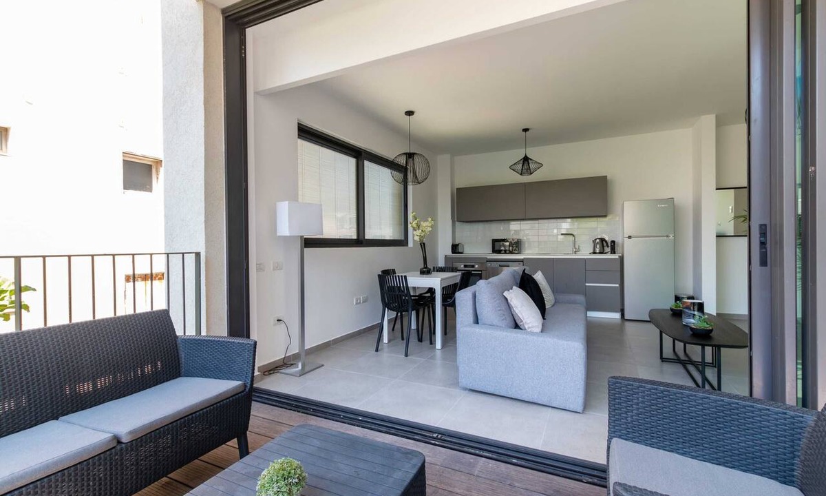 Kerem HaTeimanim Apartment | Charming & Quiet 1 BR in Heart Tel Aviv SAFE ROOM