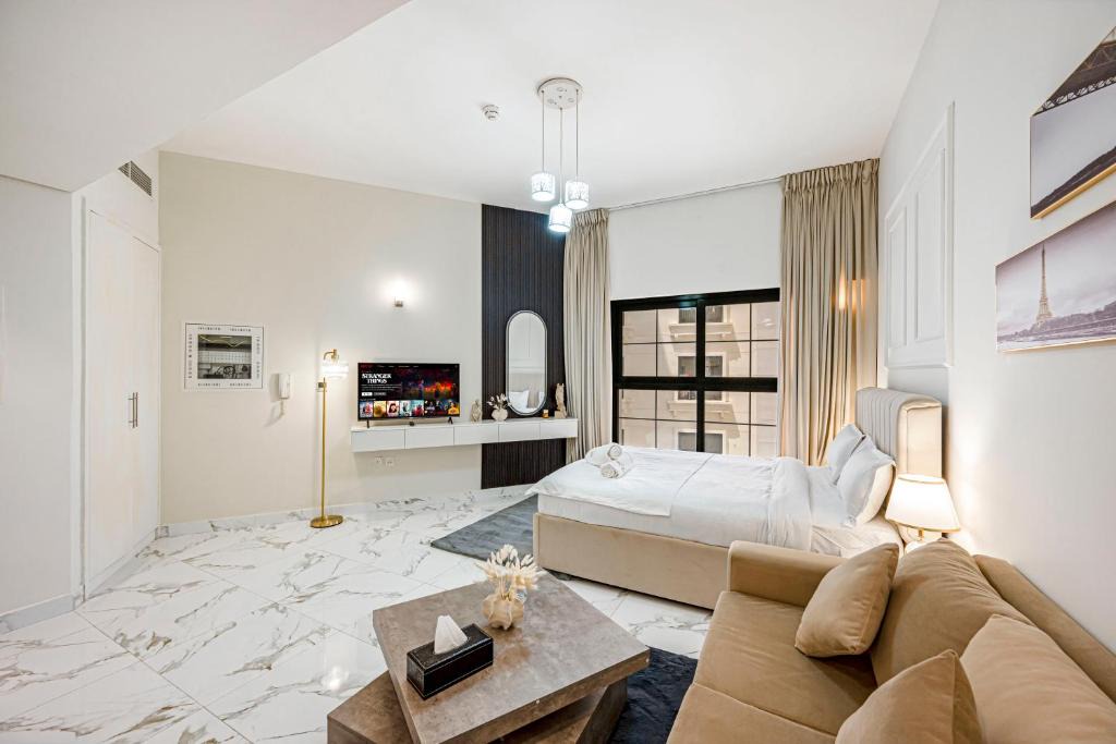 Dubai Apartment | Comfortable Studio with Dubailand Vibes