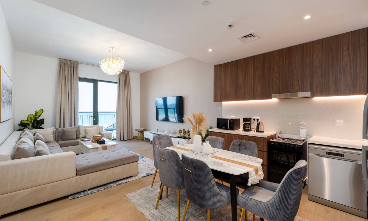 Dubai Apartment | Contemporary La Mer 1BR w/Beach Access