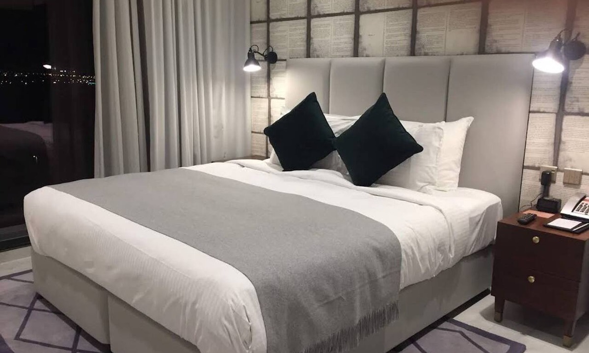 Business Bay Hotel | Cozy 1-bedroom hotel suite with AC, Business bay