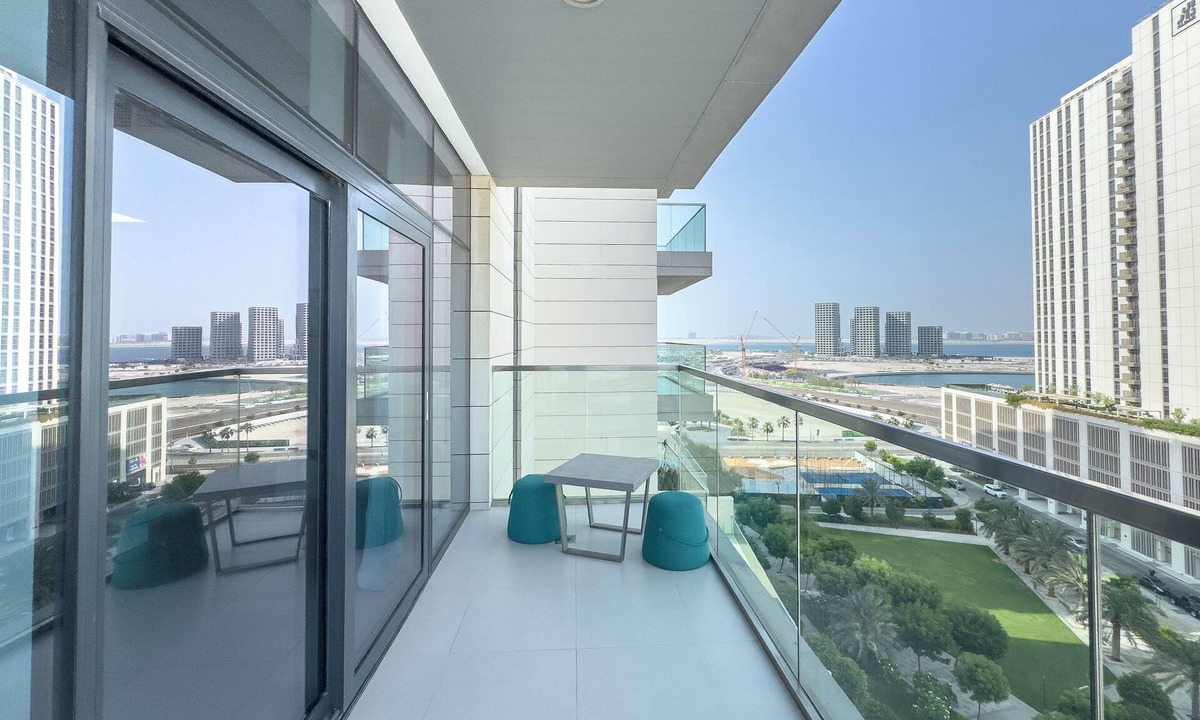 Al Danah Apartment | Cozy 1BR Aprt with Balcony