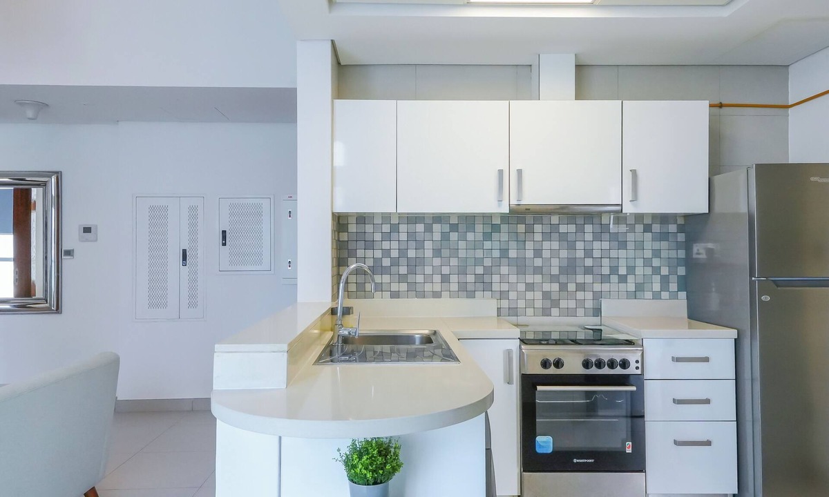 Al Zahiyah Apartment | Cozy 1BR Balcony + Cityscape