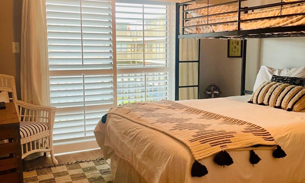 Orange Beach East Condo | Cozy Orange Beach condo with access to the beautiful Gulf Coast beach