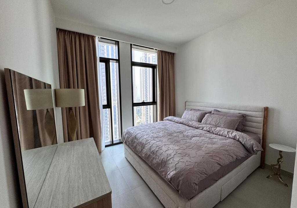 Dubai Apartment | Creek crescent high floor
