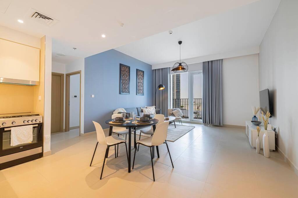 Dubai Apartment | Daniels 1BR at Creek Horizon with Park View
