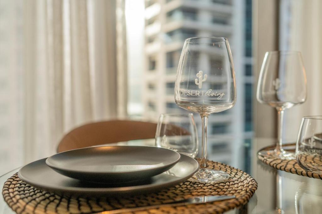Dubai Marina Apartment | Desert Living Luxury Condo - Jumeirah Living Marina Gate