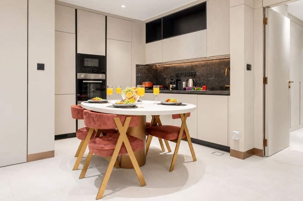 Madinat Zayed Apartment | Designer 1BR | Rooftop Pool | Hyde Walk Dubai