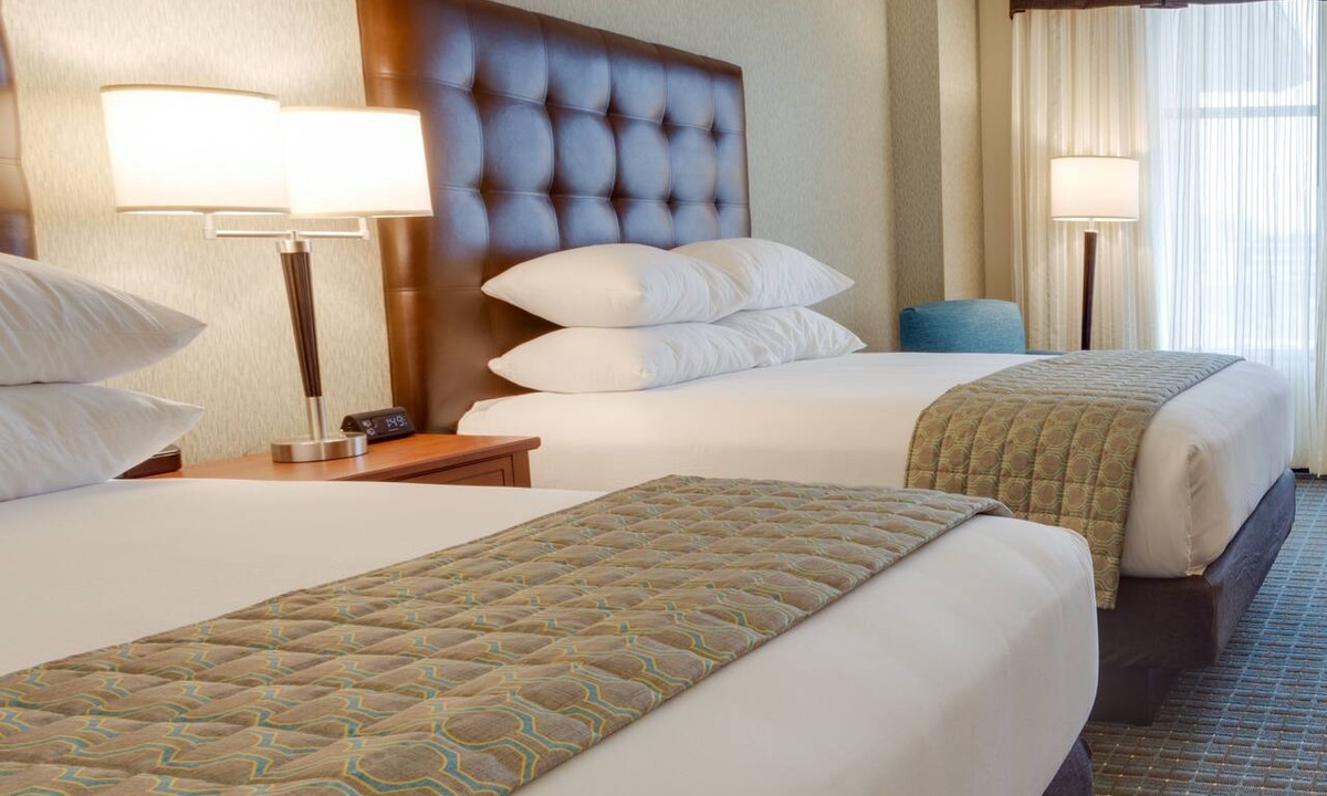 St. Charles Hotel | Drury Plaza Hotel St. Louis St. Charles