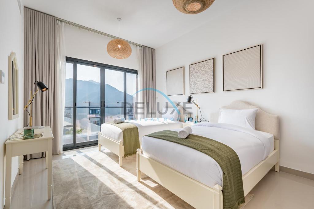 Sharm Apartment | Elegant 4BR Villa with Assistant Room in Al Dana Island, Sharm, Fujairah by Deluxe Holiday Homes