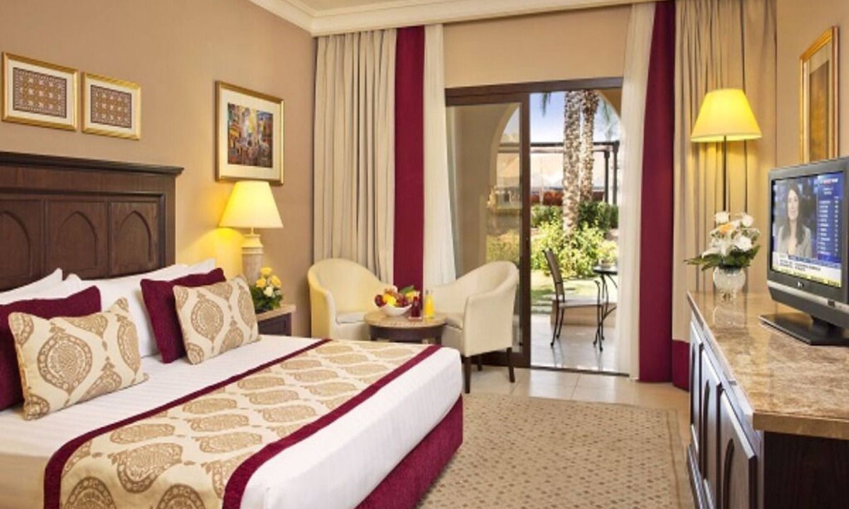 Al Aqah Hotel | Elegant Comfort with Stunning Garden Views - Ideal for a Fun-Filled Weekend