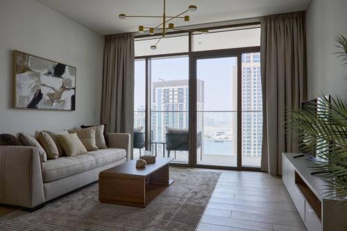 Dubai Apartment | Elegant Luxury Living in Palace Residences