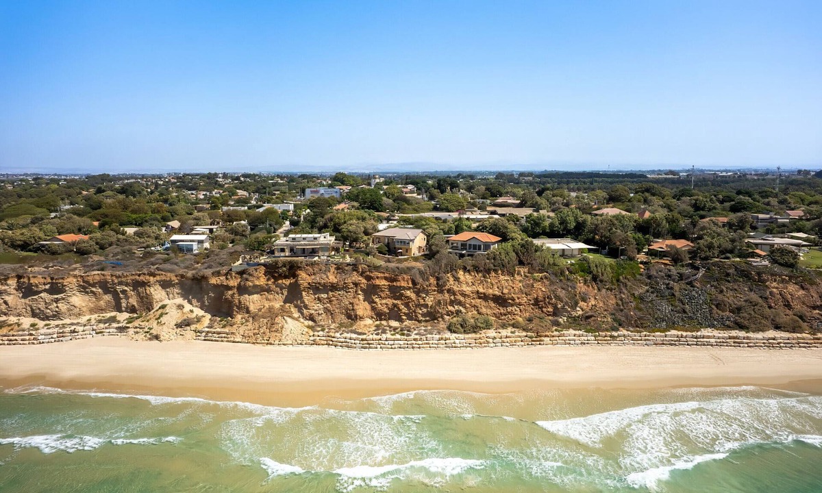Hefer Valley Villa | Family Home & Spectacular Sea View by FeelHome