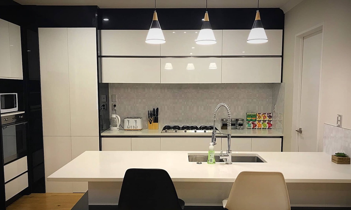 Flat Bush House | Flatbush Holiday Accommodation, Casheltown Residence CC|7 Bedrooms|2 Kitchens|Dining|Lounges