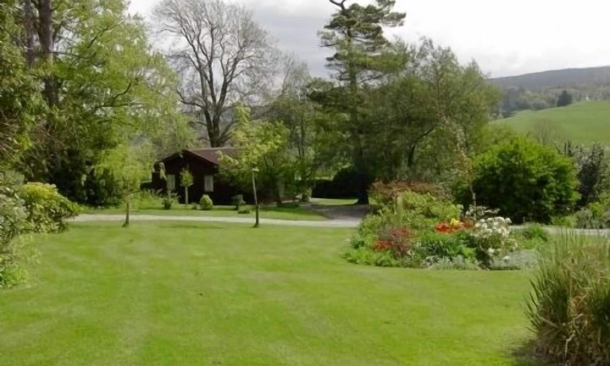 Minehead Cabin | Four star Lodge with two bedrooms, fabulous views yet close to pubs and beach