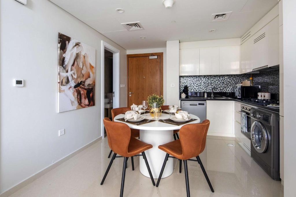 Sheikh Zayed Road Apartment | Frank Porter - Aykon City Tower C