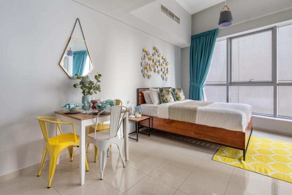 Dubai Marina Apartment | Frank Porter - Bay Central
