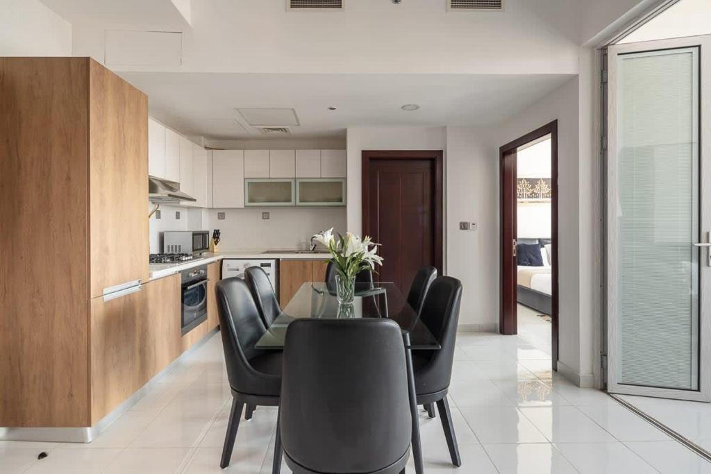 Discovery Gardens Apartment | Frank Porter - Starz by Danube
