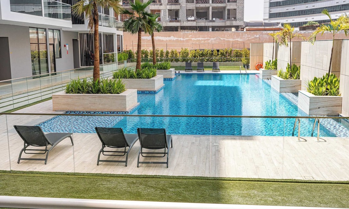 Dubai Apartment | Free housekeeping visits during your stay - StayShort - Stylish 2 Bed Apartment in Silicon Oasis for 6 with Balcony