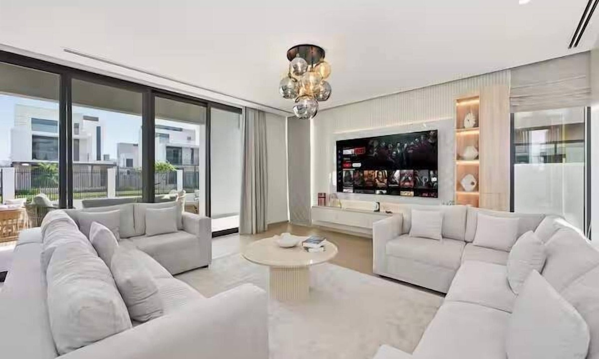 Dubai House | Garden Jacuzzi 4BR Villa, Arabian Ranches 3
