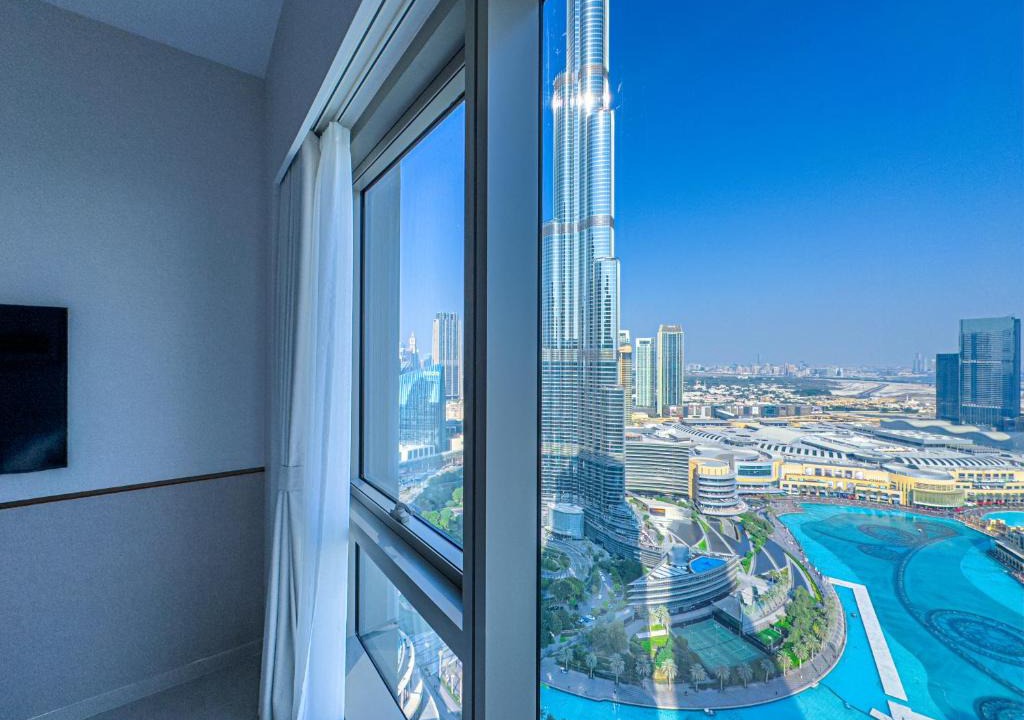 Downtown Dubai Apartment | GRANDE RESIDENCES with a direct Burj Khalifa view and Private Fountain Show at 62nd floor with DXB AIRPORT VIP Shuttle option for 8 guests