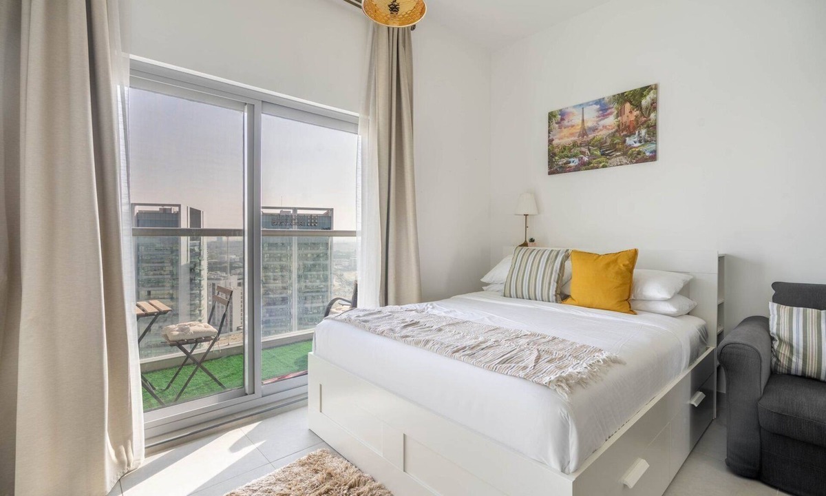 Al Barsha Apartment | GuestReady - Modern High Floor Studio w/Balcony