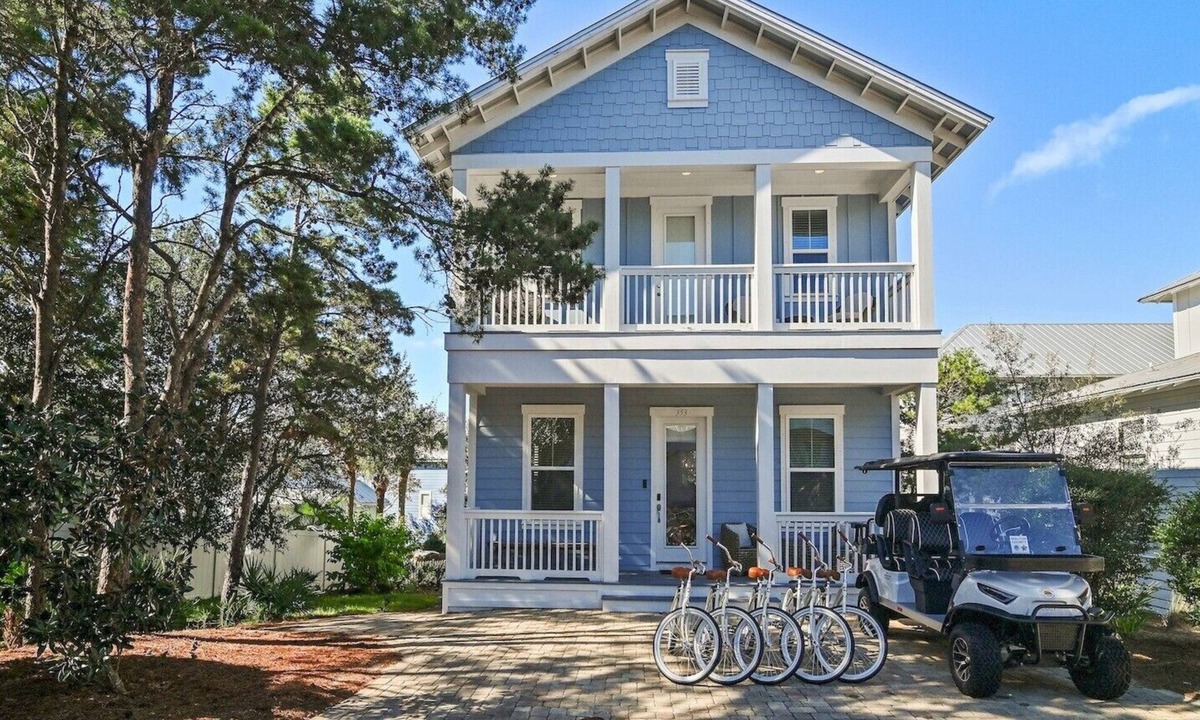 Santa Rosa Beach House | Herbie's Hamlet: 3-Bedroom Pet-Friendly Near Beaches & Resort Pool with 6-Seater Golf Cart & Bikes