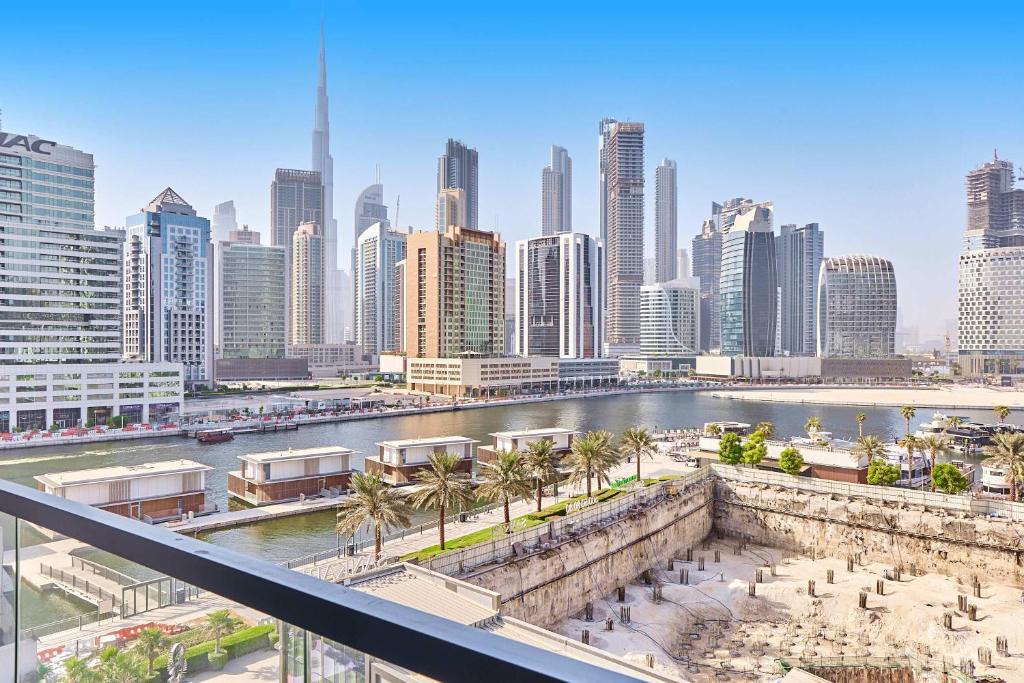 Business Bay Apartment | Khalifa View Luxe 1BHK