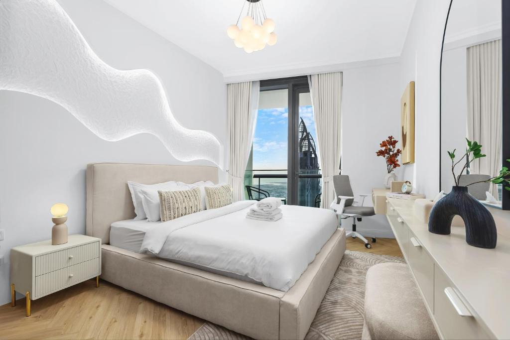 Downtown Dubai Apartment | Luxury 2BR with Skyline and Sea Views, Near Burj Khalifa & Dubai Mall