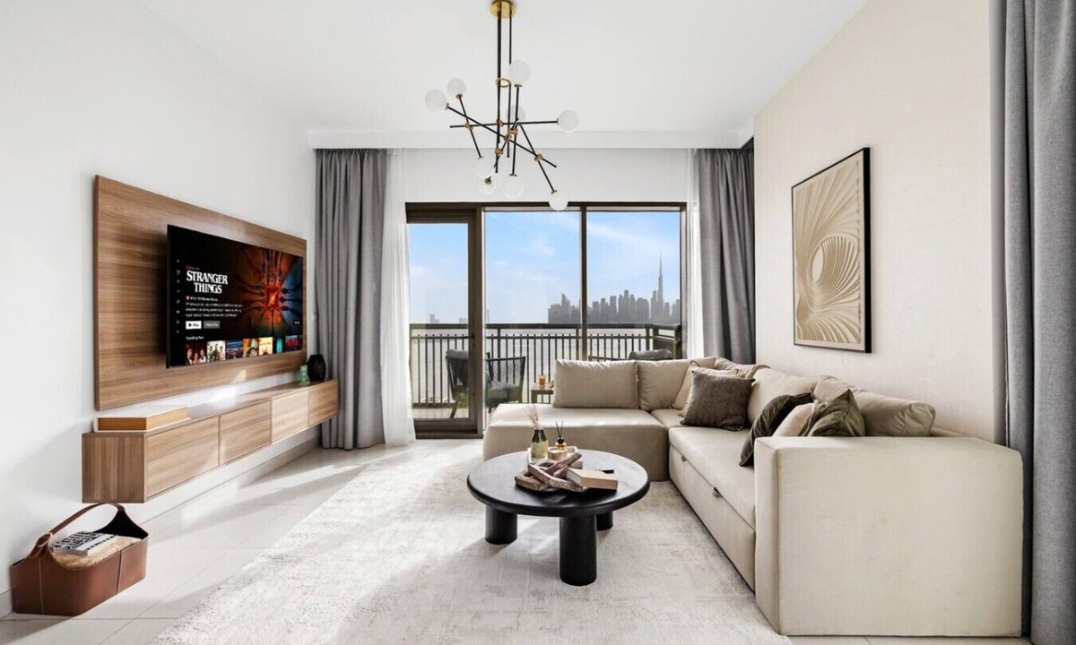 Dubai Apartment | Luxury 3BR with Sea Views & Pool - Creekside