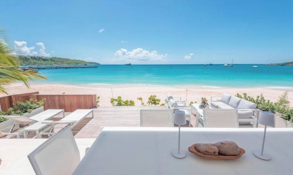 Sandy Ground Apartment | Luxury Beachfront Enclave Unit 1