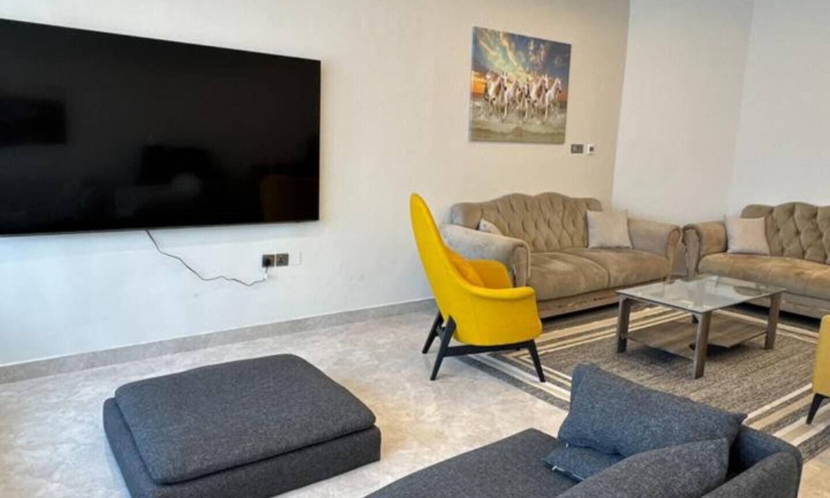 Dubai Hostel | Luxury Golden Sand Bedspace
